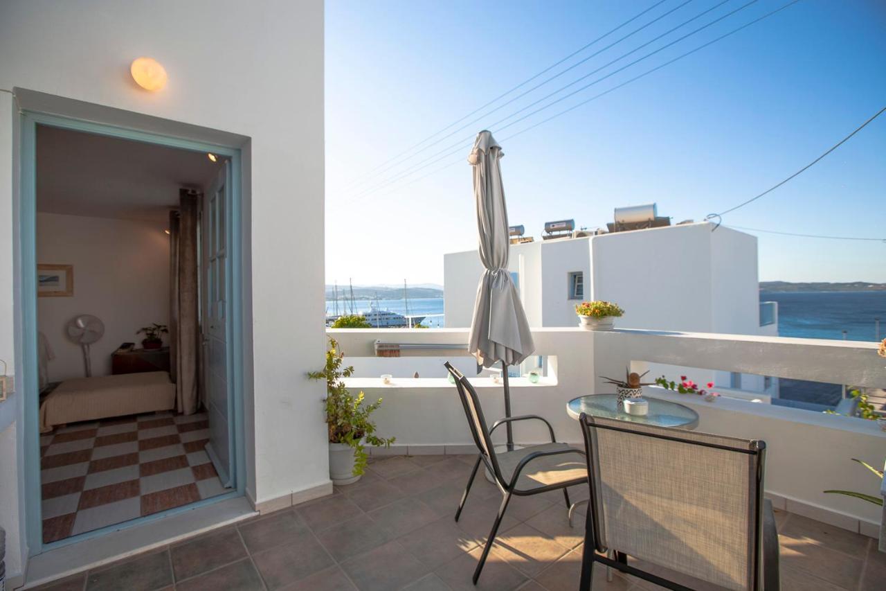 Emily'S Suites Adámas Eksteriør bilde