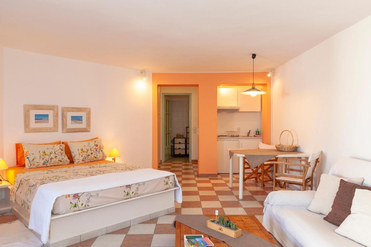 Emily'S Suites Adámas Eksteriør bilde