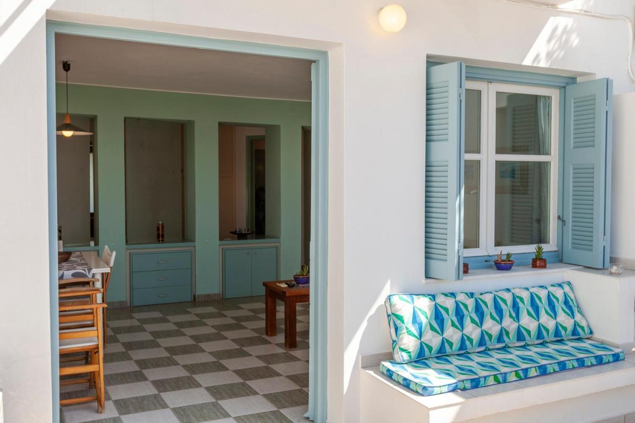 Emily'S Suites Adámas Eksteriør bilde