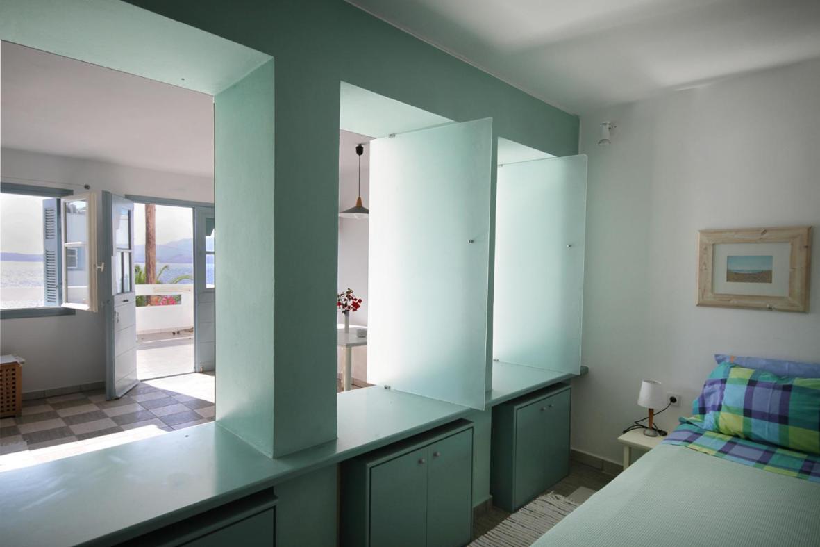 Emily'S Suites Adámas Eksteriør bilde