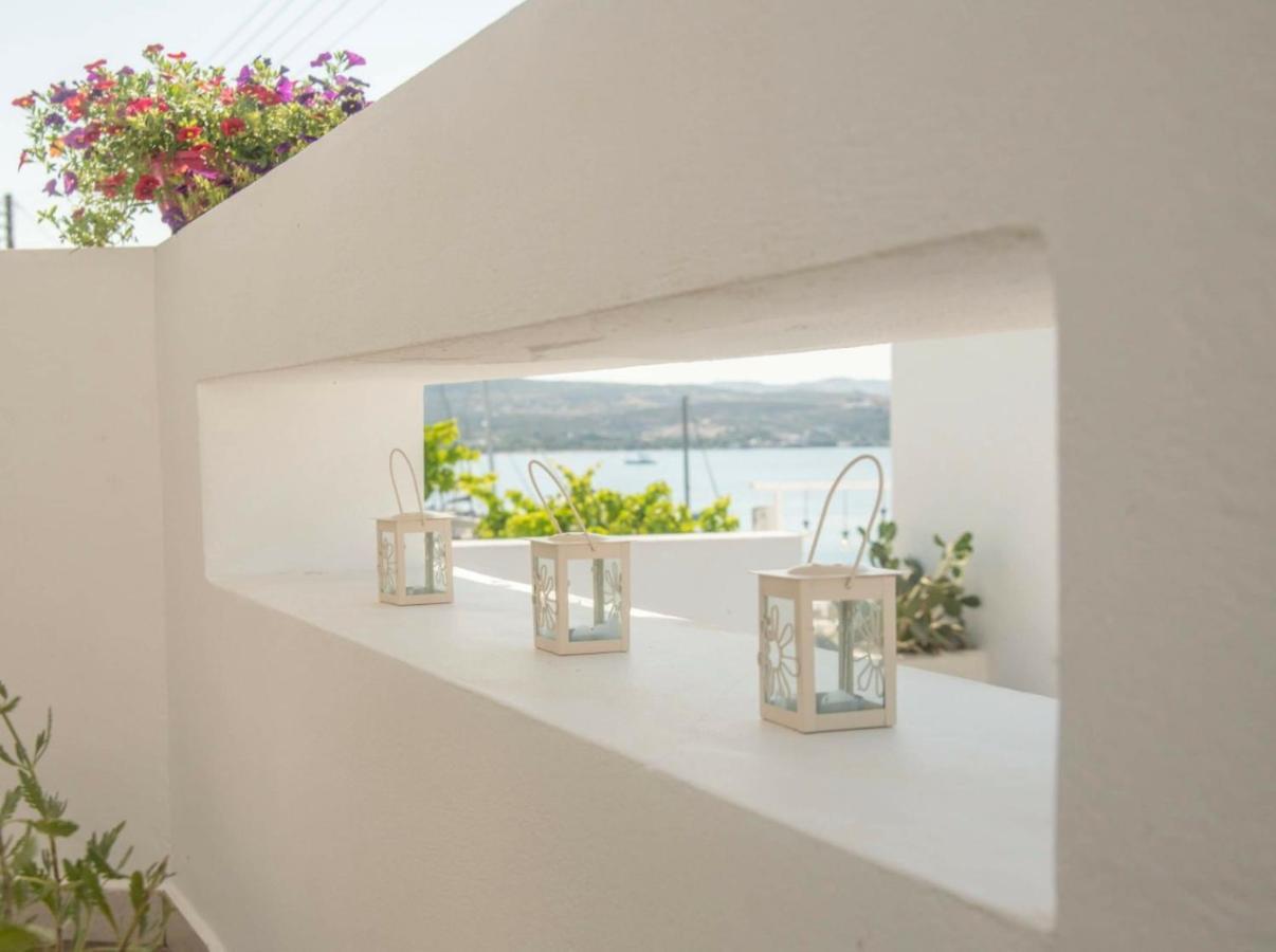 Emily'S Suites Adámas Eksteriør bilde