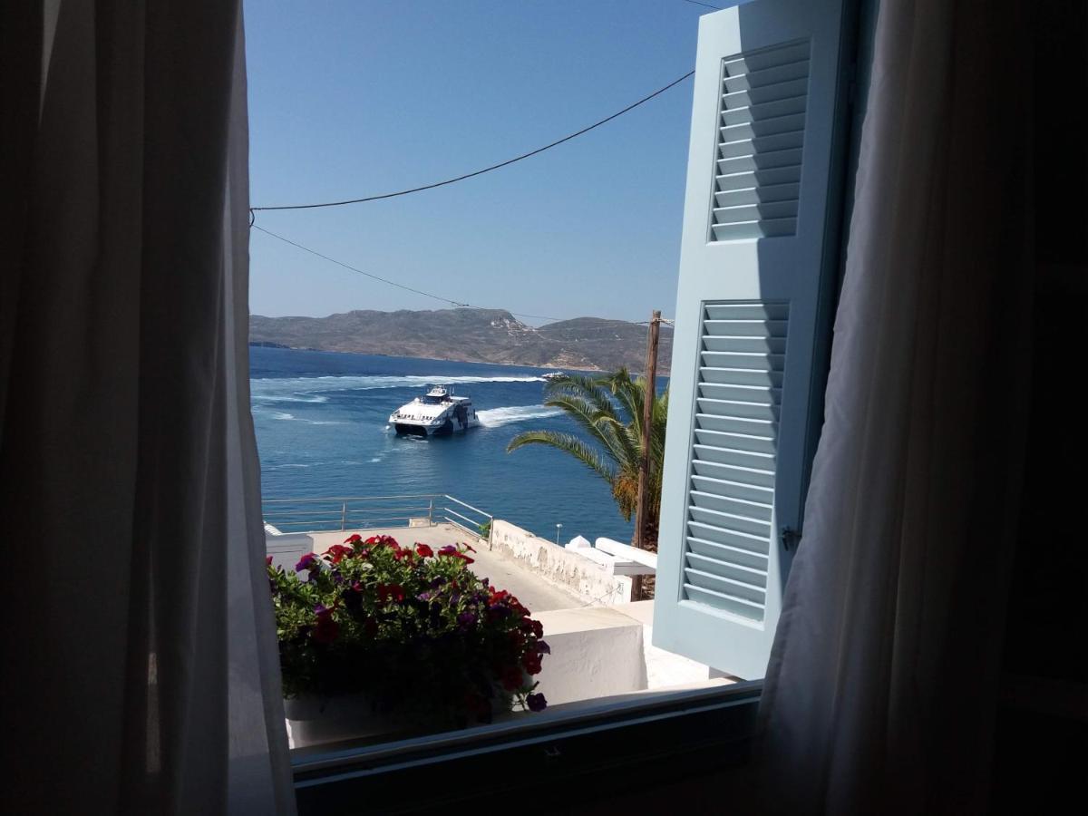 Emily'S Suites Adámas Eksteriør bilde