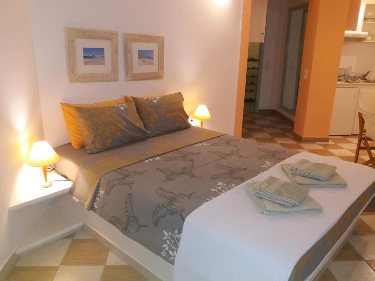 Emily'S Suites Adámas Eksteriør bilde