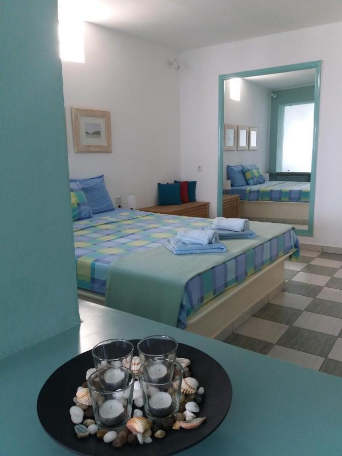 Emily'S Suites Adámas Eksteriør bilde